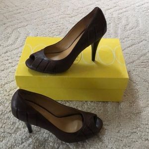 Circa Joan & David Brown Leather Open Toed Pumps
